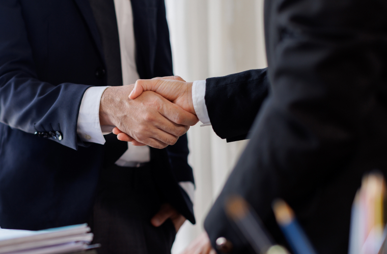 生活を支える仕事だから、収入もずっと安定